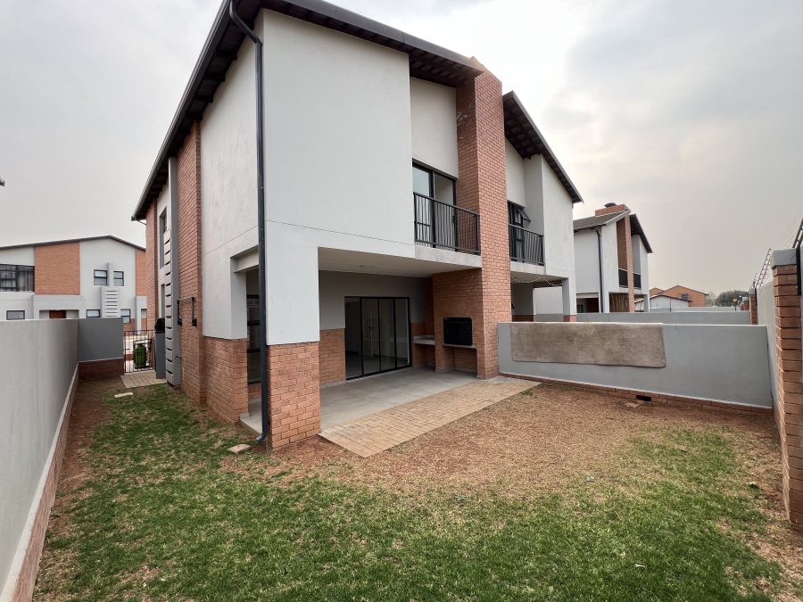 To Let 3 Bedroom Property for Rent in Raceview Gauteng