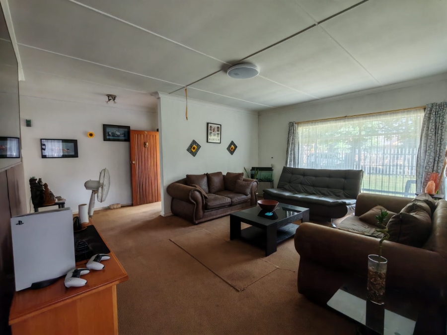 4 Bedroom Property for Sale in Risiville Gauteng