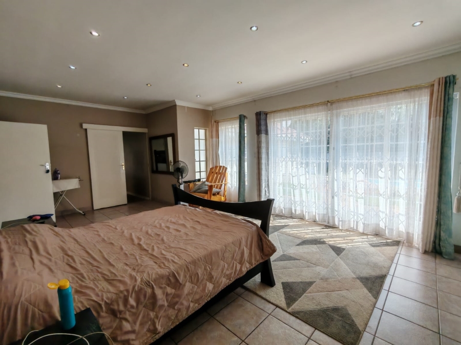 4 Bedroom Property for Sale in Risiville Gauteng