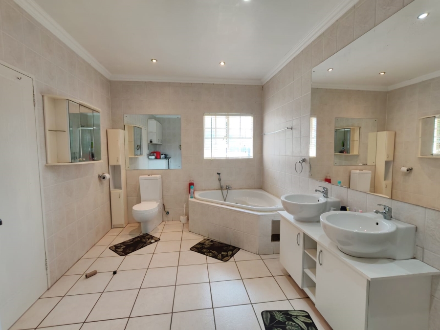 4 Bedroom Property for Sale in Risiville Gauteng
