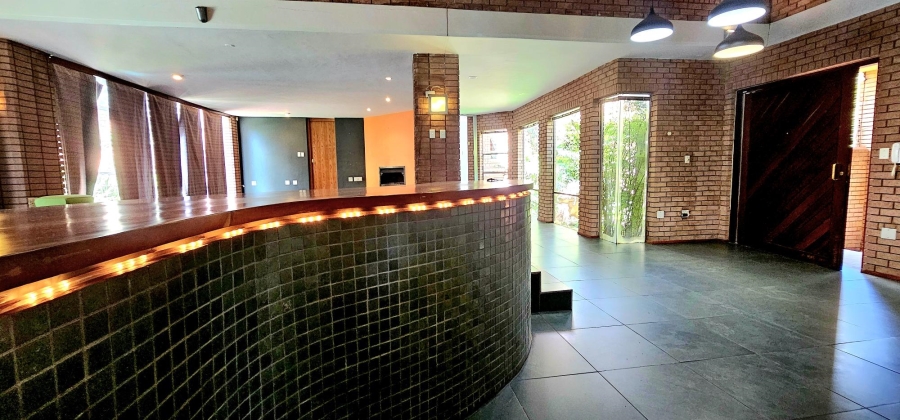 5 Bedroom Property for Sale in Die Hoewes Gauteng