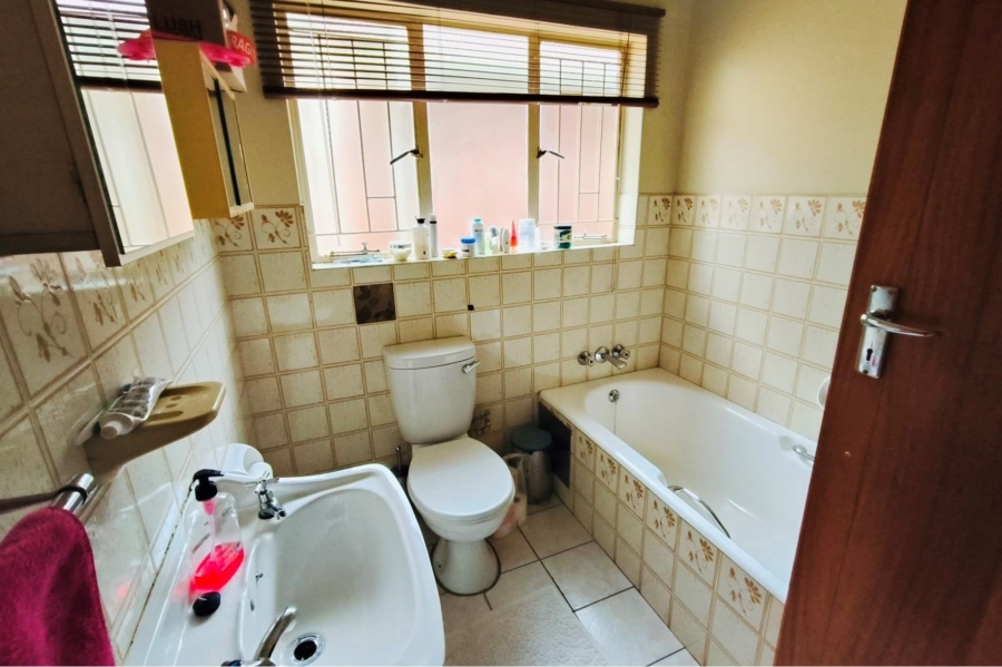 4 Bedroom Property for Sale in Elardus Park Gauteng