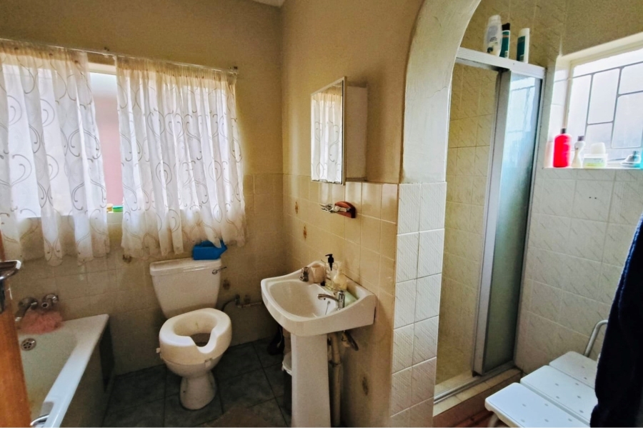 4 Bedroom Property for Sale in Elardus Park Gauteng