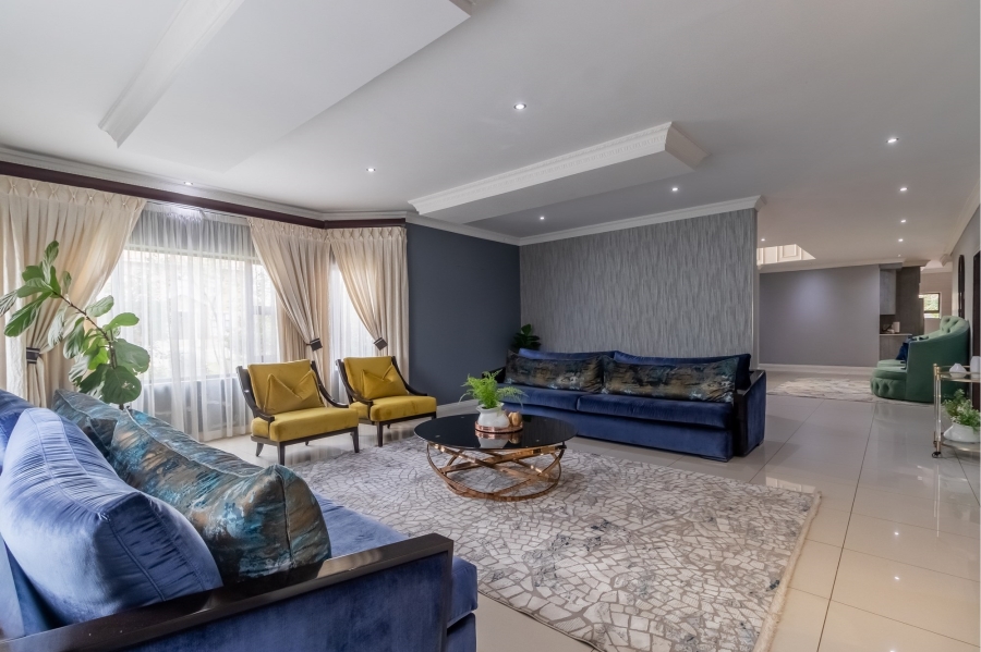 6 Bedroom Property for Sale in Monavoni Gauteng