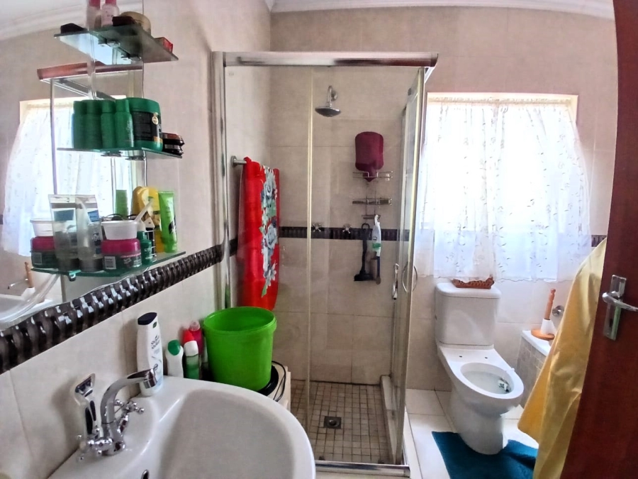 4 Bedroom Property for Sale in Birchleigh North Gauteng