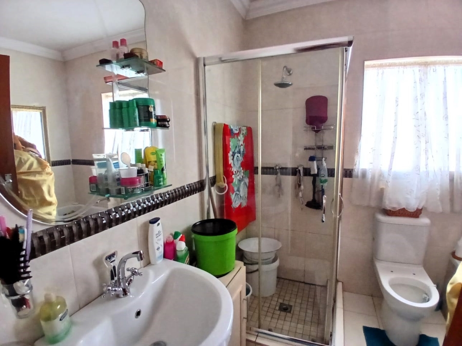 4 Bedroom Property for Sale in Birchleigh North Gauteng