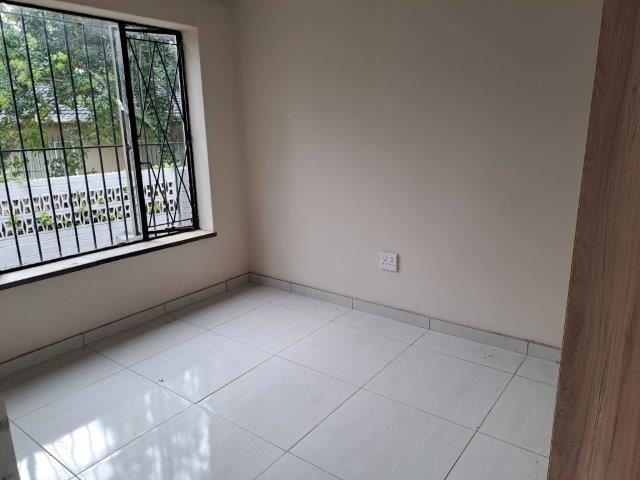 To Let 1 Bedroom Property for Rent in Eastleigh Ridge Gauteng