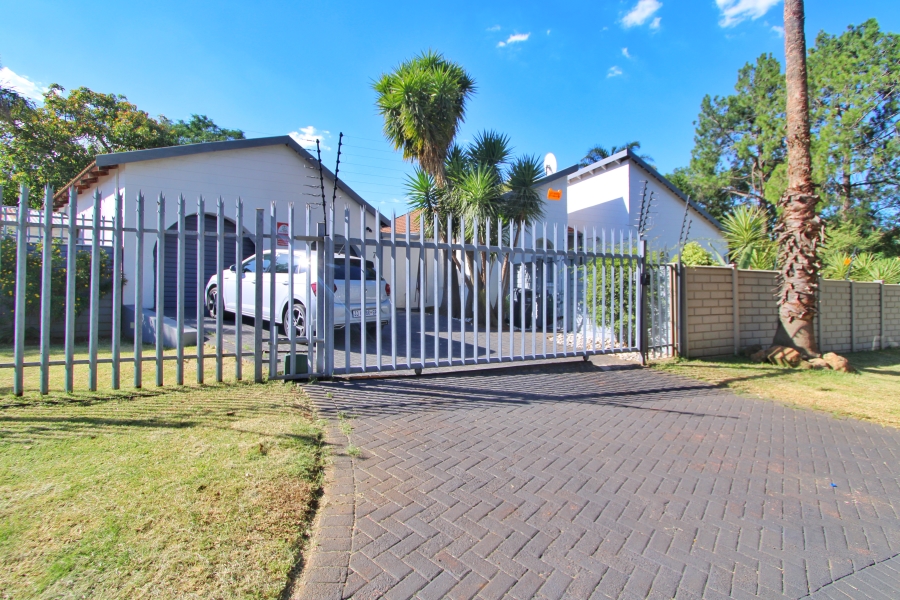 3 Bedroom Property for Sale in Halfway Gardens Gauteng