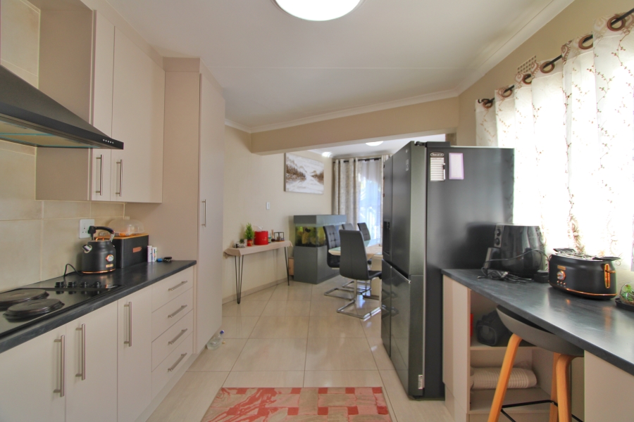 3 Bedroom Property for Sale in Halfway Gardens Gauteng