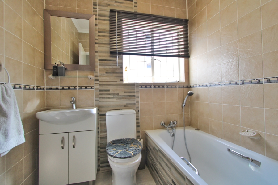 3 Bedroom Property for Sale in Halfway Gardens Gauteng