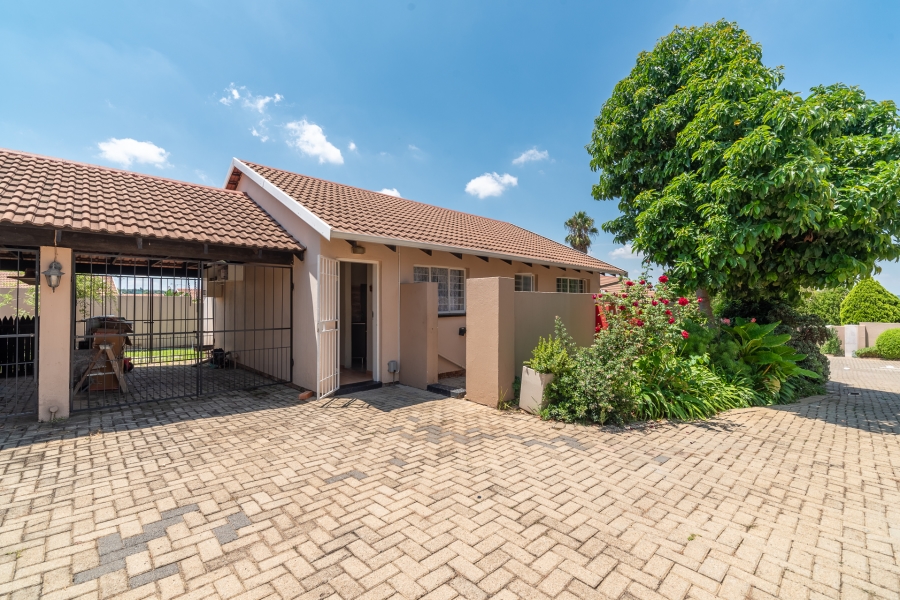 2 Bedroom Property for Sale in Northwold Gauteng