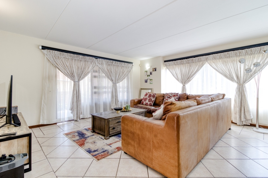 3 Bedroom Property for Sale in Beverley Gauteng