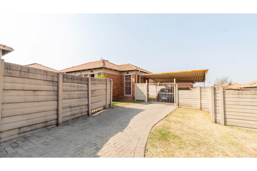 2 Bedroom Property for Sale in Thatch Hill Estate Gauteng