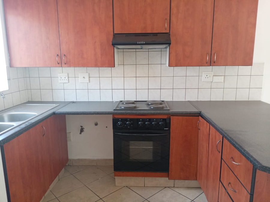 To Let 2 Bedroom Property for Rent in Vorna Valley Gauteng