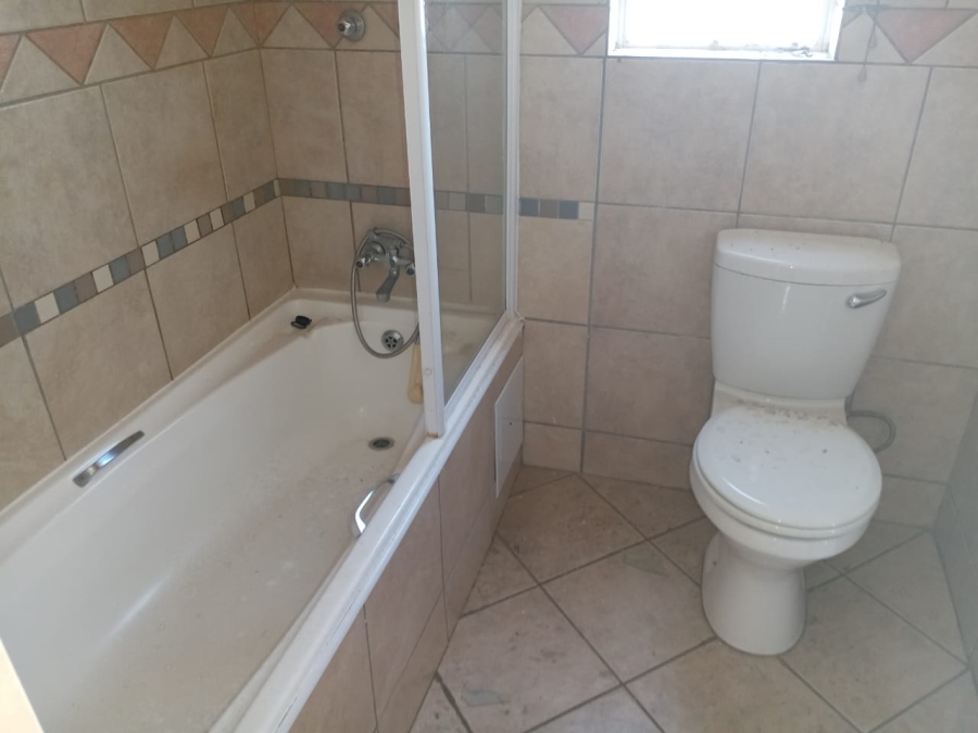 To Let 2 Bedroom Property for Rent in Vorna Valley Gauteng