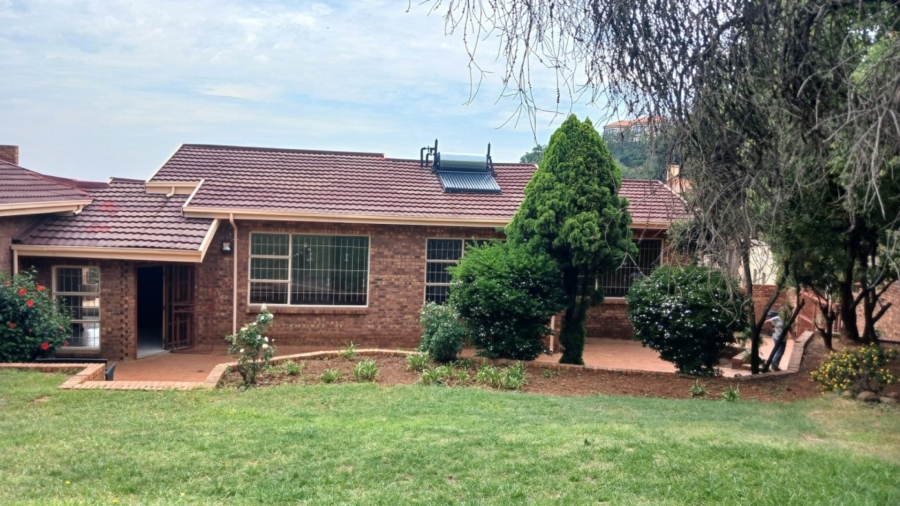 5 Bedroom Property for Sale in Glenvista Gauteng