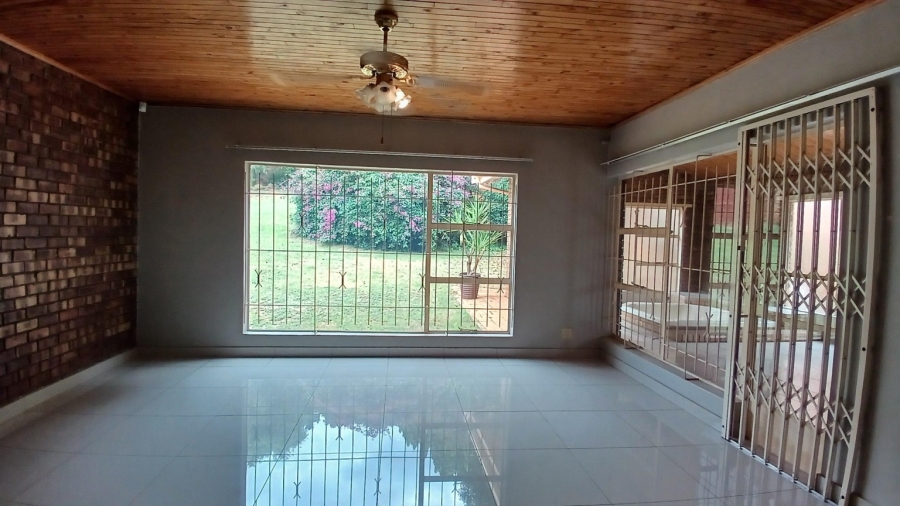 5 Bedroom Property for Sale in Glenvista Gauteng
