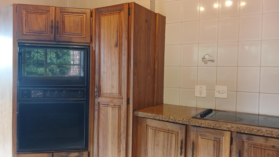 5 Bedroom Property for Sale in Glenvista Gauteng