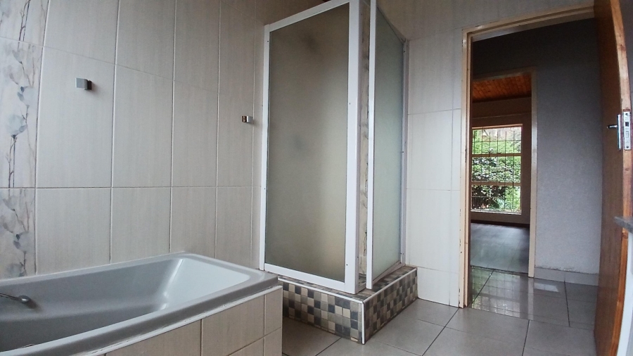 5 Bedroom Property for Sale in Glenvista Gauteng
