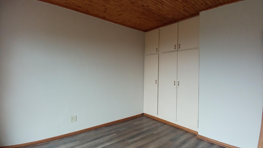 5 Bedroom Property for Sale in Glenvista Gauteng