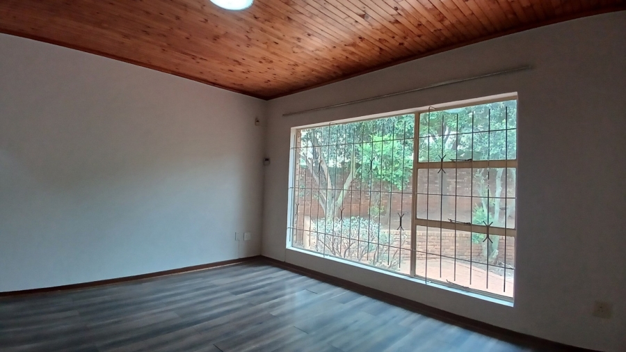 5 Bedroom Property for Sale in Glenvista Gauteng