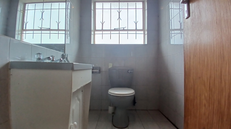 5 Bedroom Property for Sale in Glenvista Gauteng
