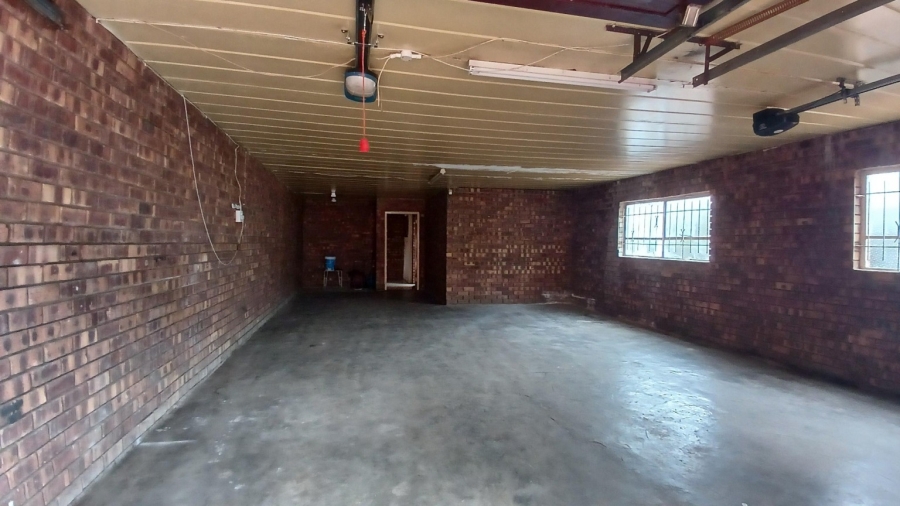 5 Bedroom Property for Sale in Glenvista Gauteng