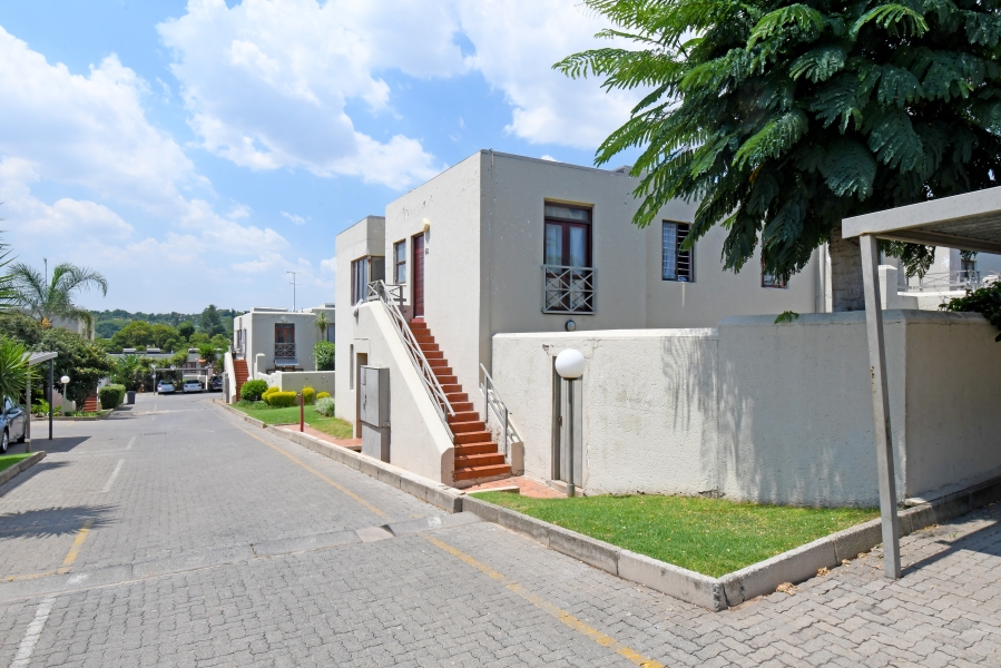 2 Bedroom Property for Sale in Kew Gauteng