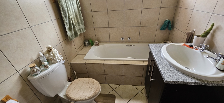 2 Bedroom Property for Sale in Meyersdal Gauteng