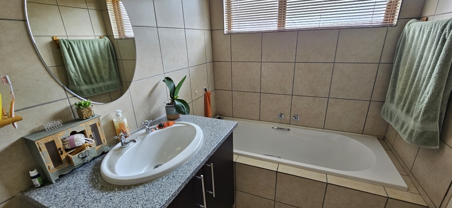 2 Bedroom Property for Sale in Meyersdal Gauteng