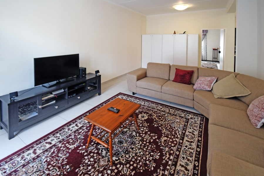 2 Bedroom Property for Sale in Broadacres Gauteng