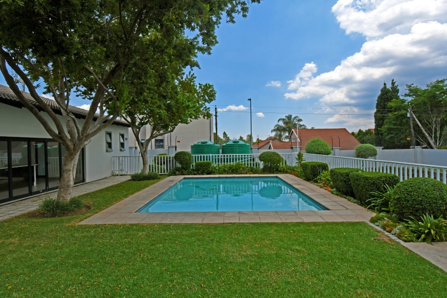 2 Bedroom Property for Sale in Broadacres Gauteng