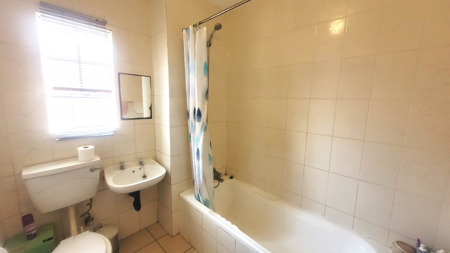 To Let 2 Bedroom Property for Rent in Meyersdal Gauteng