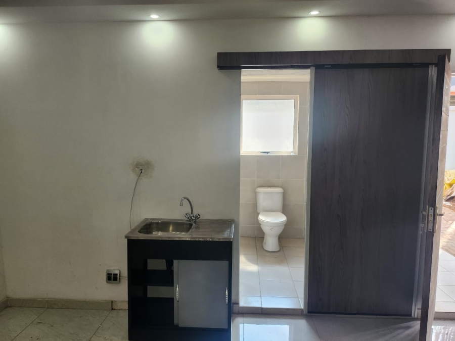 1 Bedroom Property for Sale in Sunward Park Gauteng