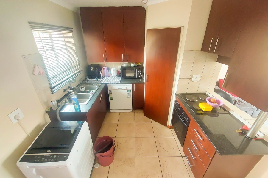 2 Bedroom Property for Sale in The Reeds Gauteng