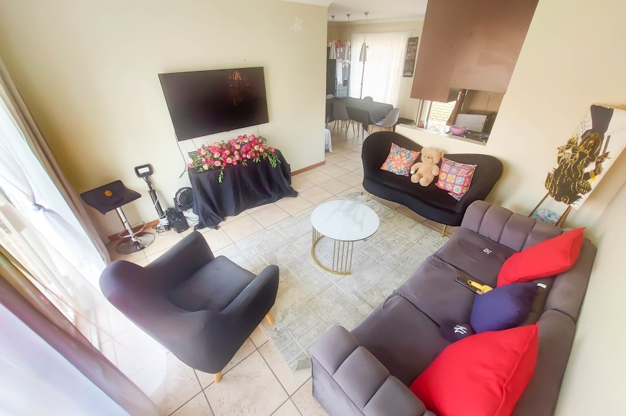 2 Bedroom Property for Sale in The Reeds Gauteng