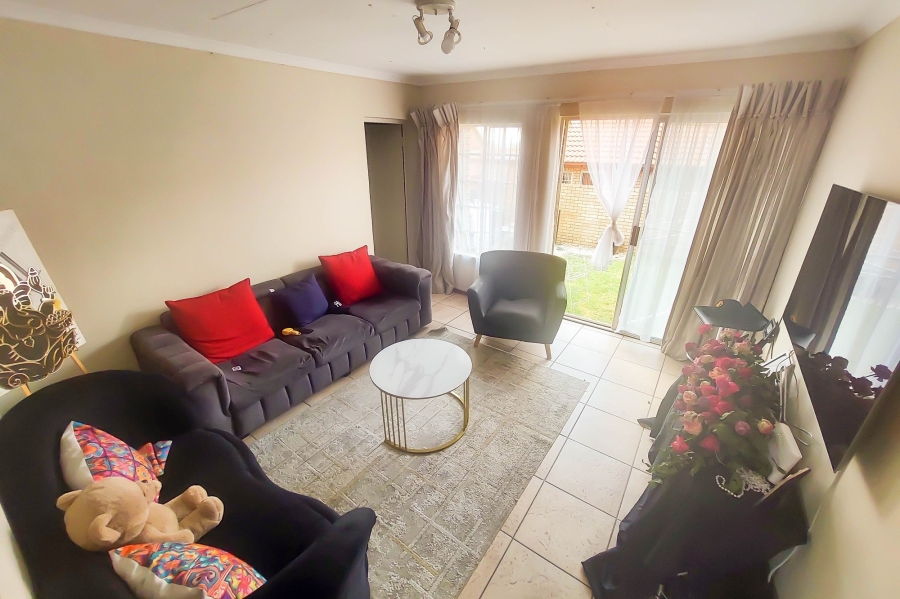 2 Bedroom Property for Sale in The Reeds Gauteng