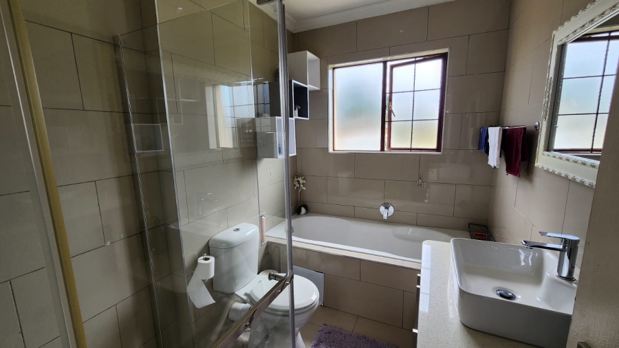 2 Bedroom Property for Sale in Montana Gauteng