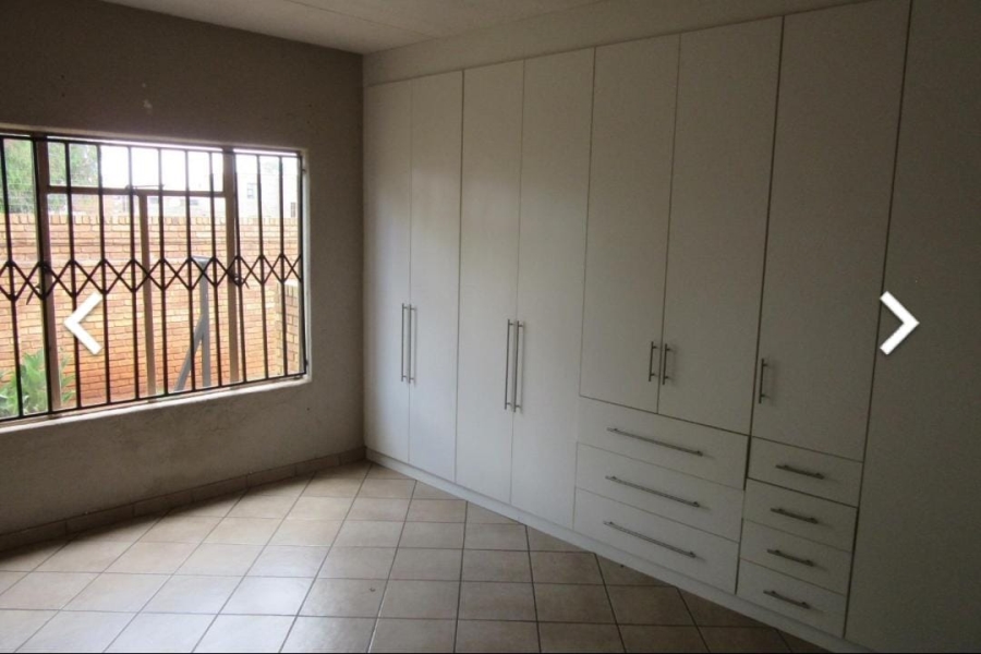 2 Bedroom Property for Sale in Krugersrus Gauteng