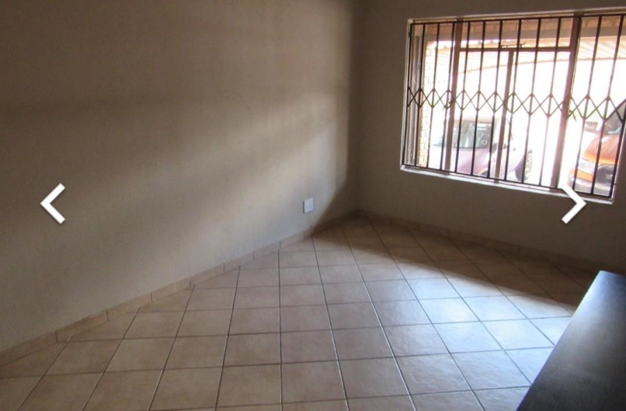 2 Bedroom Property for Sale in Krugersrus Gauteng