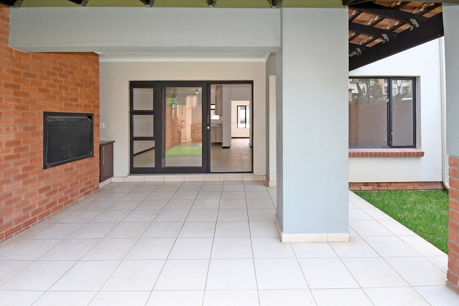 2 Bedroom Property for Sale in Greenstone Hill Gauteng