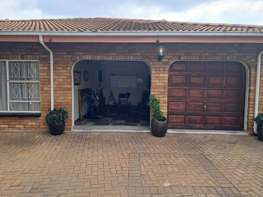 4 Bedroom Property for Sale in Randhart Gauteng