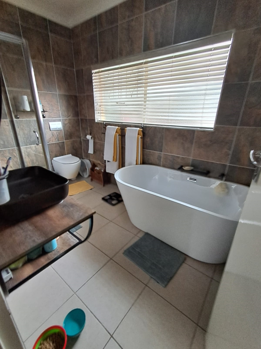 4 Bedroom Property for Sale in Randhart Gauteng