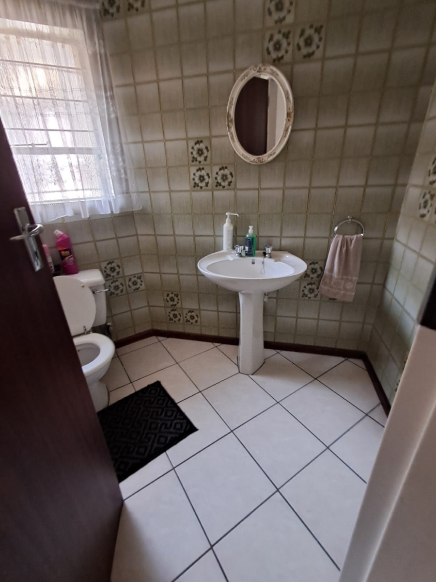 4 Bedroom Property for Sale in Randhart Gauteng