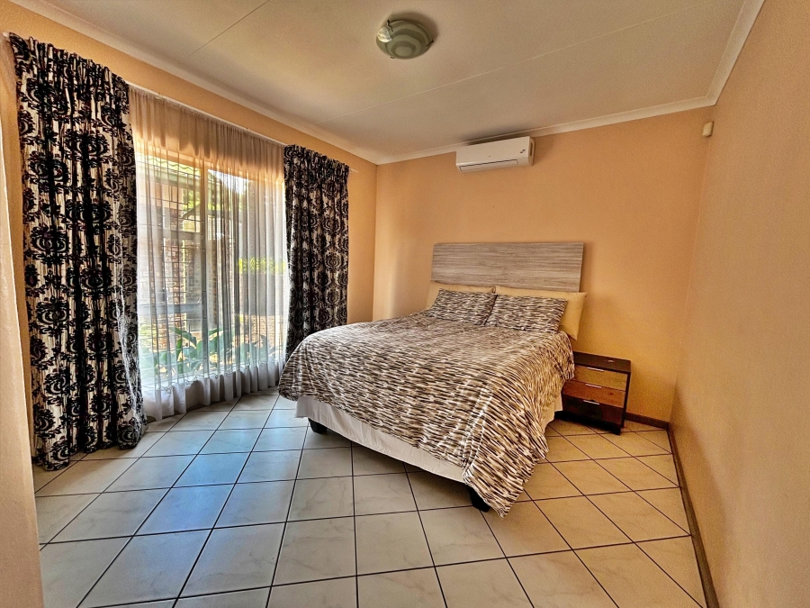 5 Bedroom Property for Sale in The Reeds Gauteng