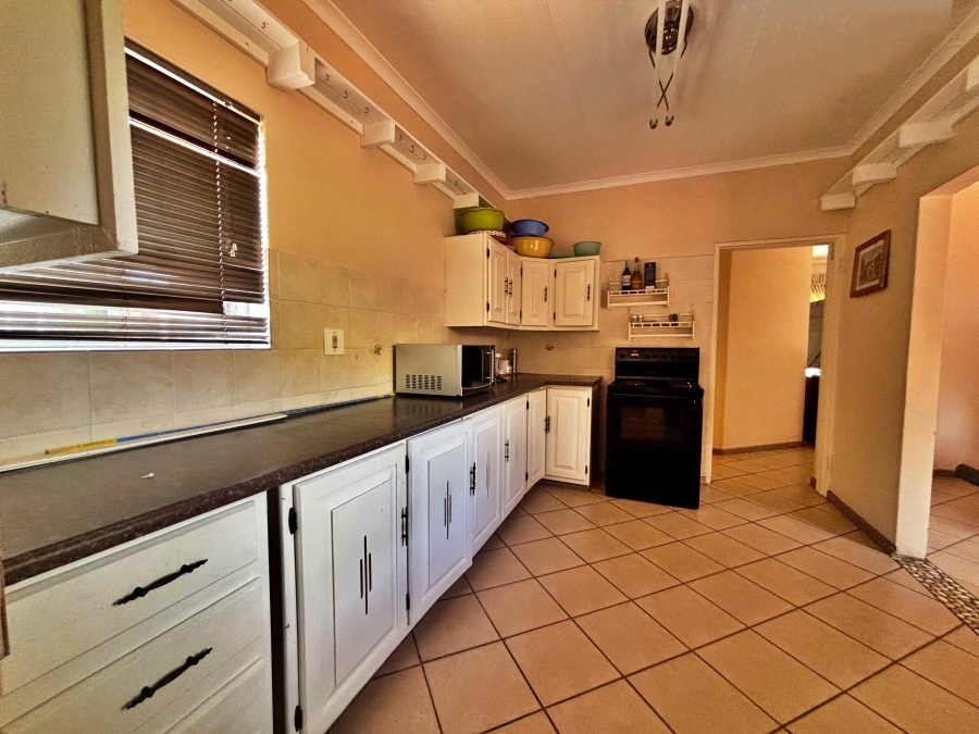 5 Bedroom Property for Sale in The Reeds Gauteng