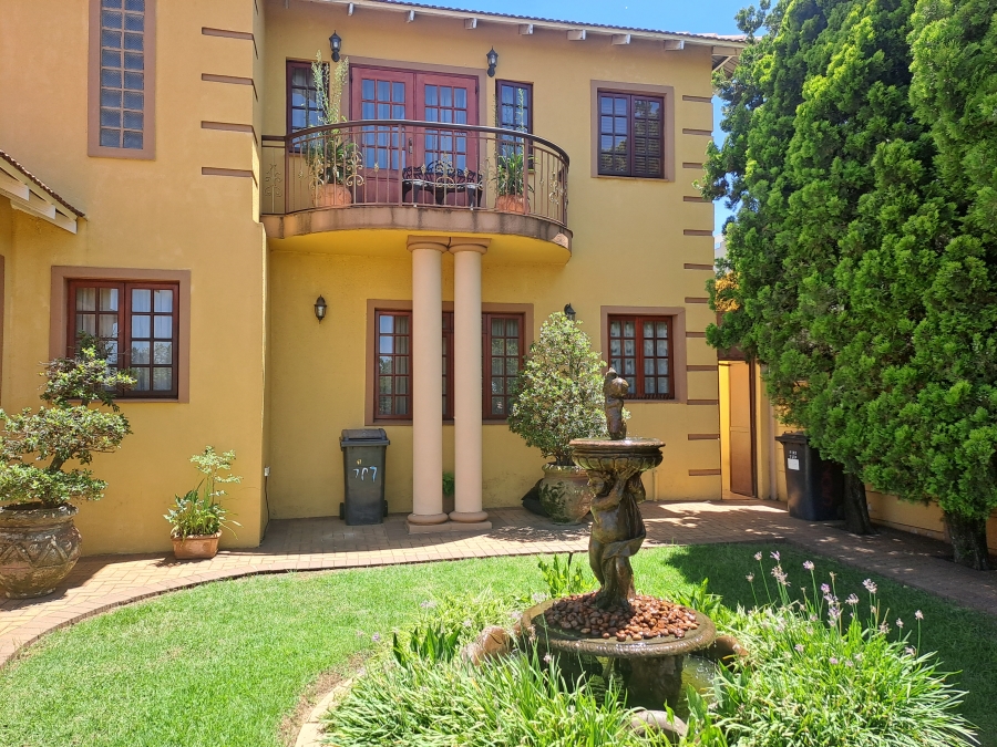 4 Bedroom Property for Sale in Linmeyer Gauteng