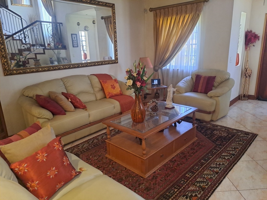 4 Bedroom Property for Sale in Linmeyer Gauteng