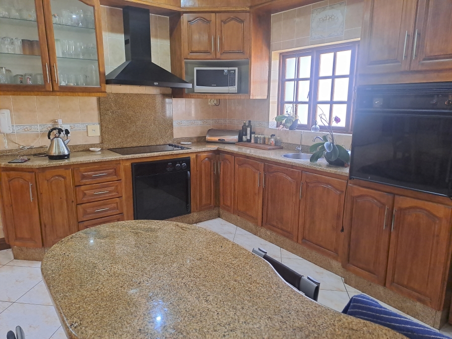 4 Bedroom Property for Sale in Linmeyer Gauteng