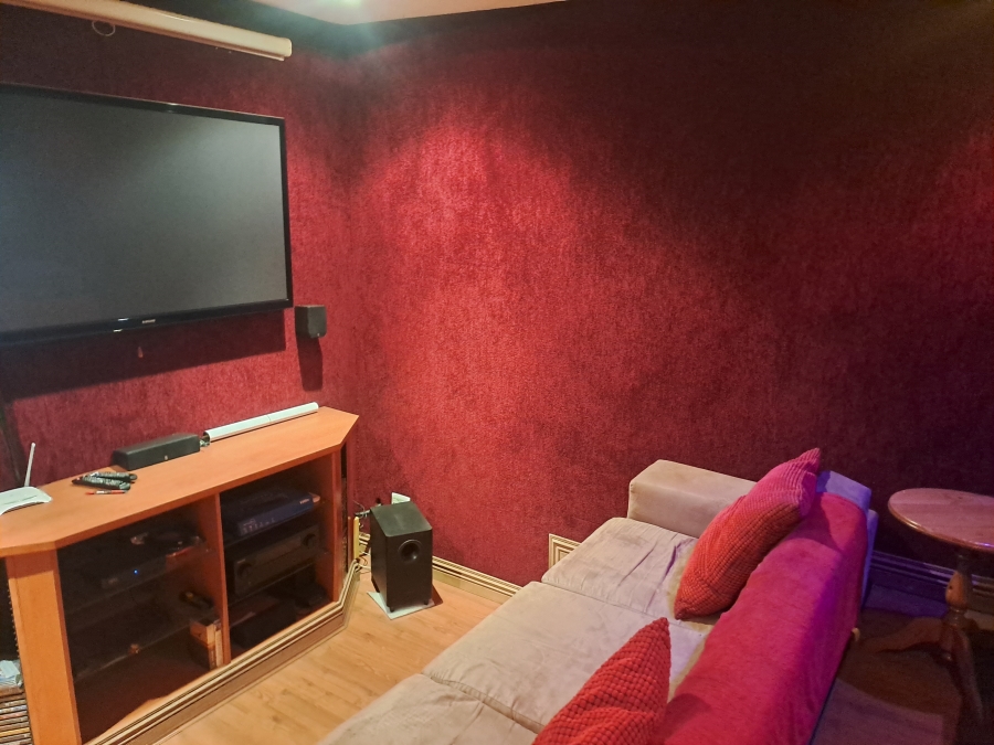 4 Bedroom Property for Sale in Linmeyer Gauteng